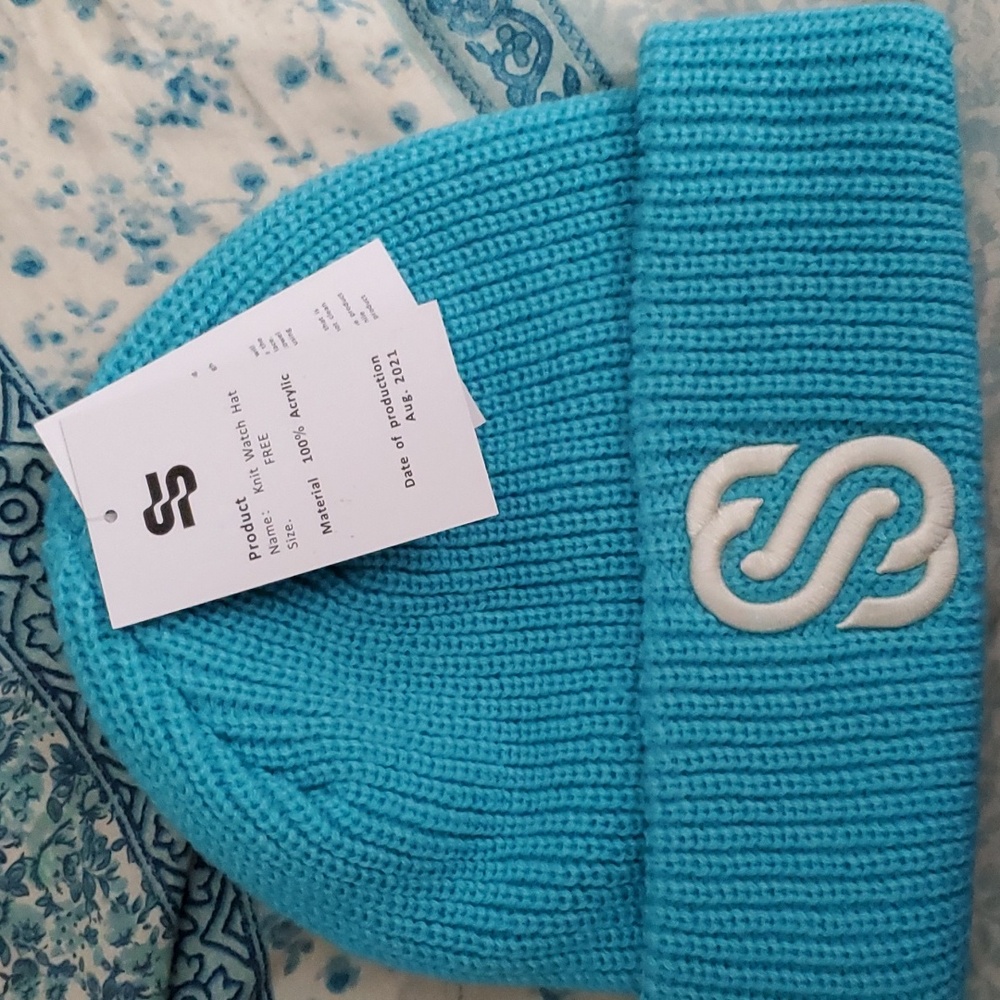 NEW SS  Knit Beanie Warm and Comfy,  Mint Blue Unisex